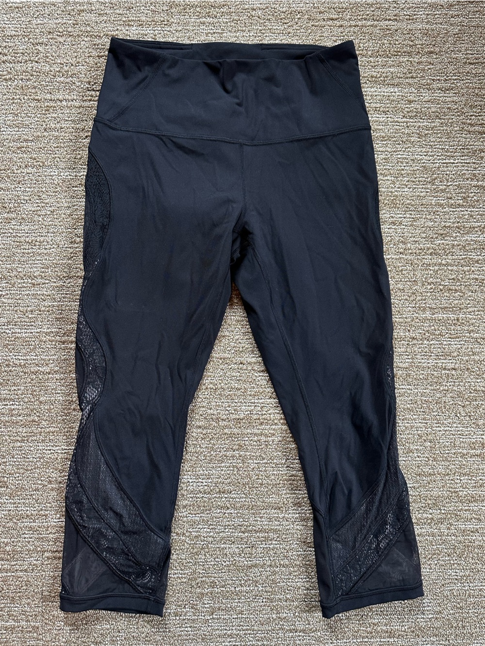 Lululemon Women’s Black Leggings with Mesh Design Size 8